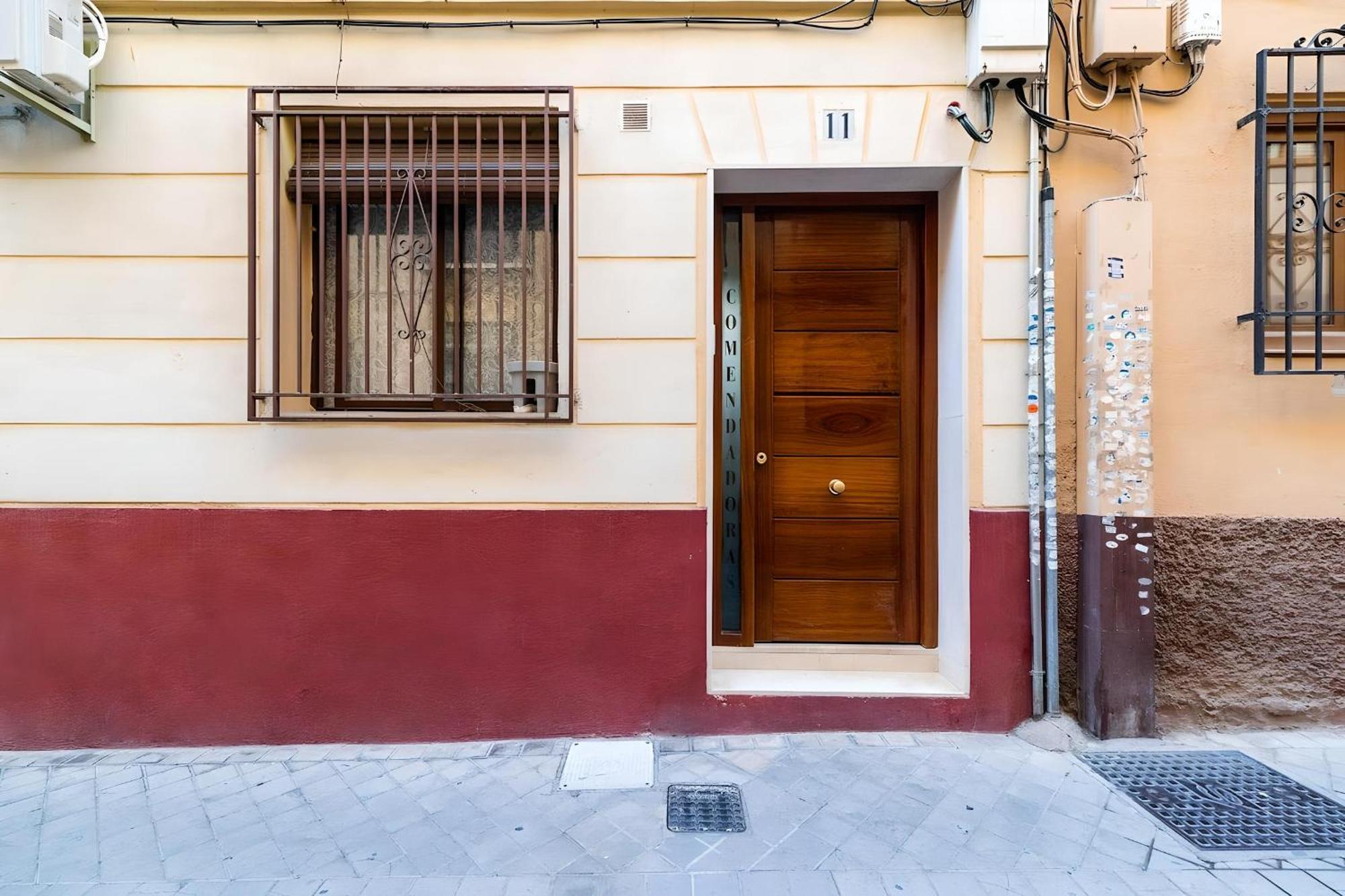Apartamento En El Corazon De Granada - Cochera Exterior foto